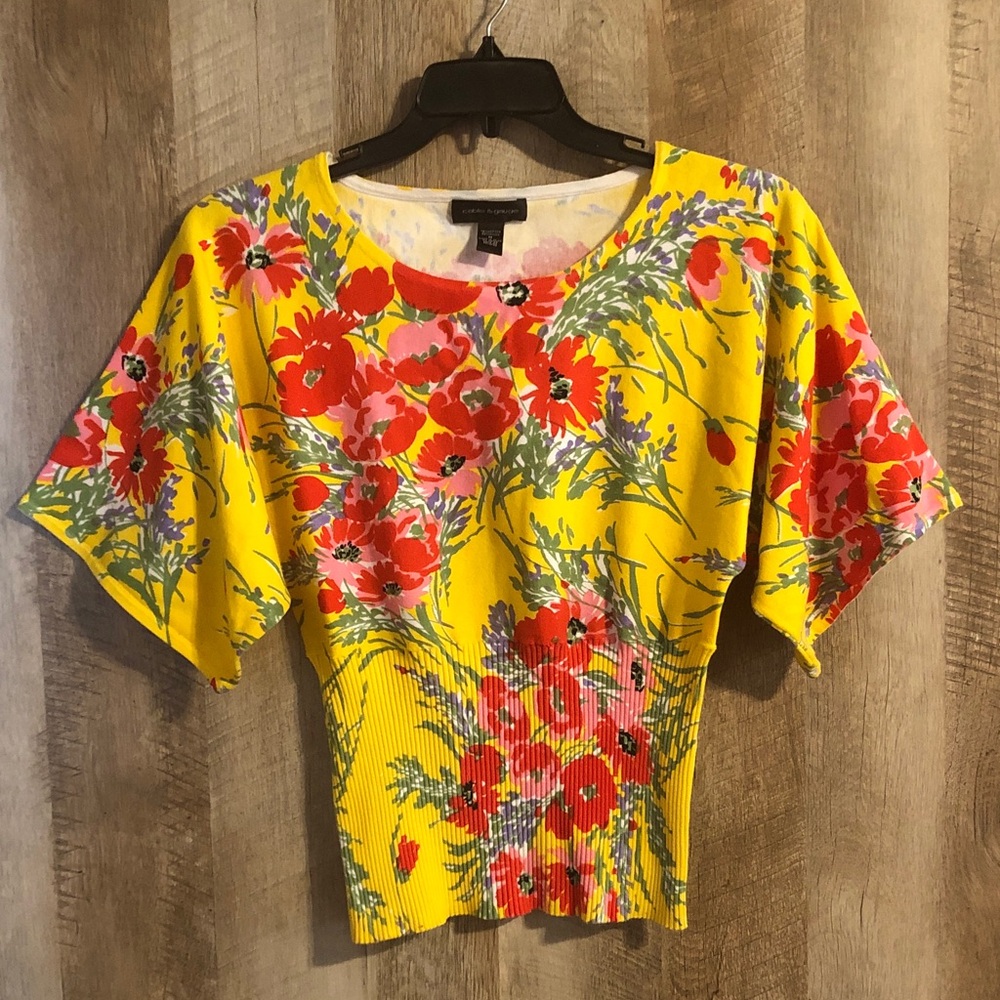 Cable & Gauge Yellow Floral Lightweight Sweater w fitted waist